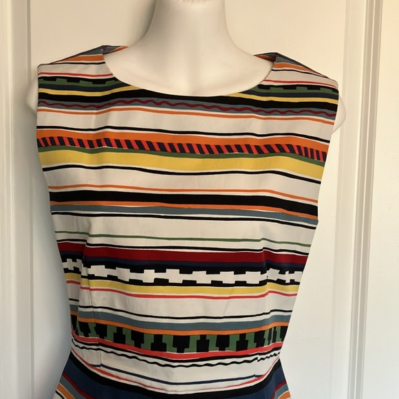 ✨Kate Spade ♠️ sleevless Saturday dress in gorgeous hz Aztec striped pattern. - Picture 4 of 16